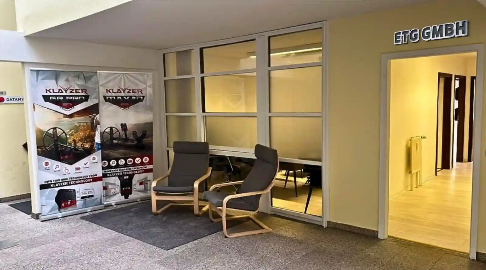 نحن هنا لمساعدتك في اختيار أفضل جهاز كشف الذهب. سواء كنت بحاجة إلى استشارة، دعم فني، أو معلومات حول أجهزتنا، لا تتردد في التواصل معنا عبر الهاتف، البريد الإلكتروني، أو نموذج التواصل. فريقنا المتخصص جاهز للإجابة على جميع استفساراتك وتقديم أفضل الحلول لك.